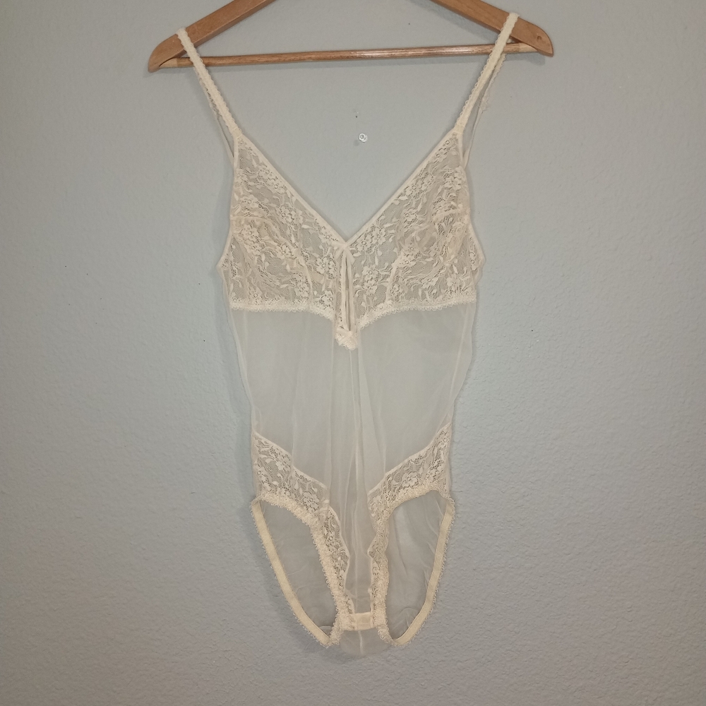Vintage 80s lace trim sheer teddy